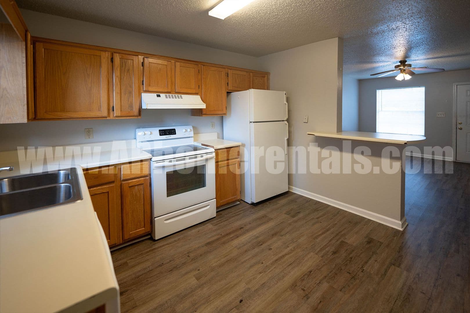 Conway Apartment: 2415 Washington Avenue