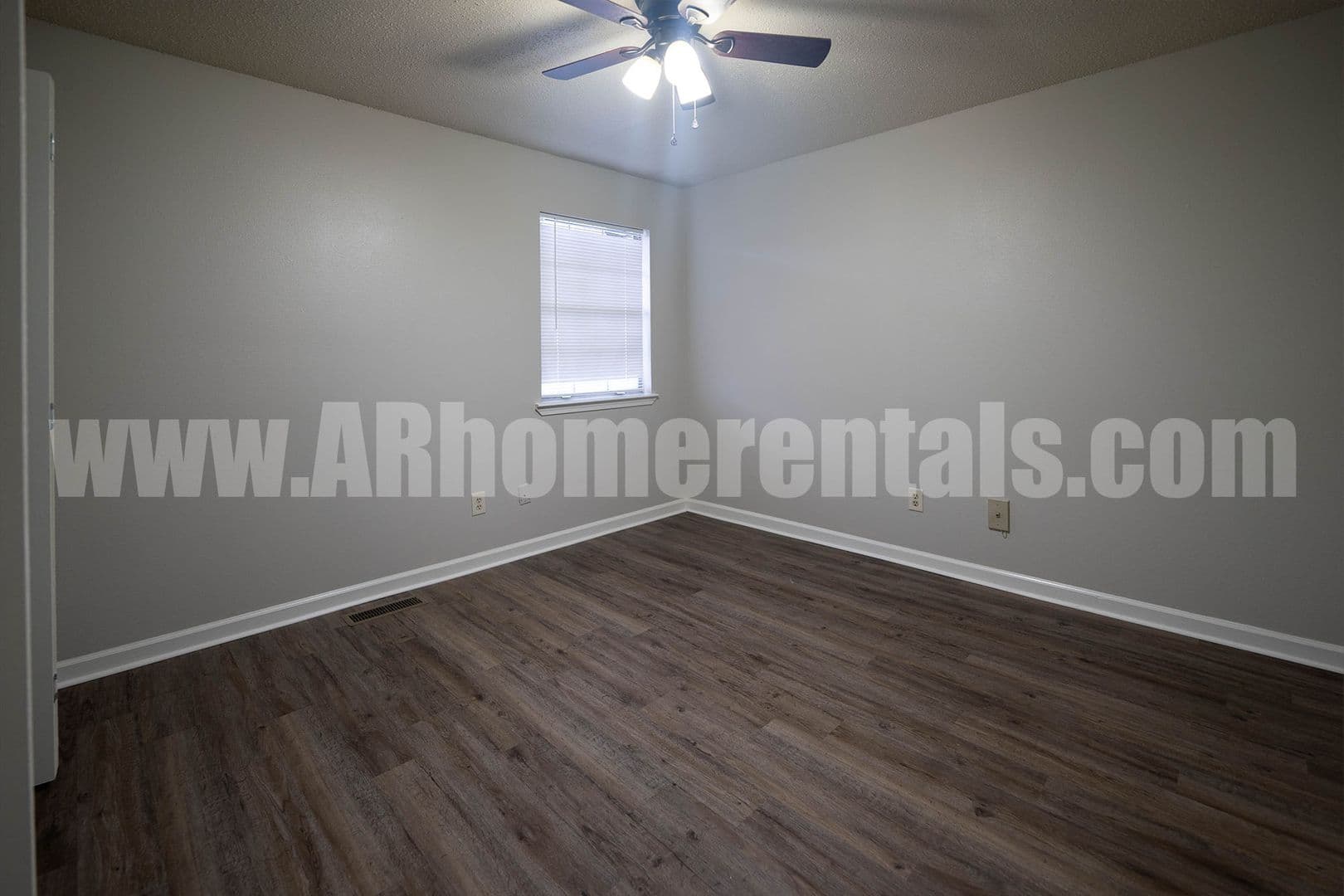 Conway Apartment: 2415 Washington Avenue
