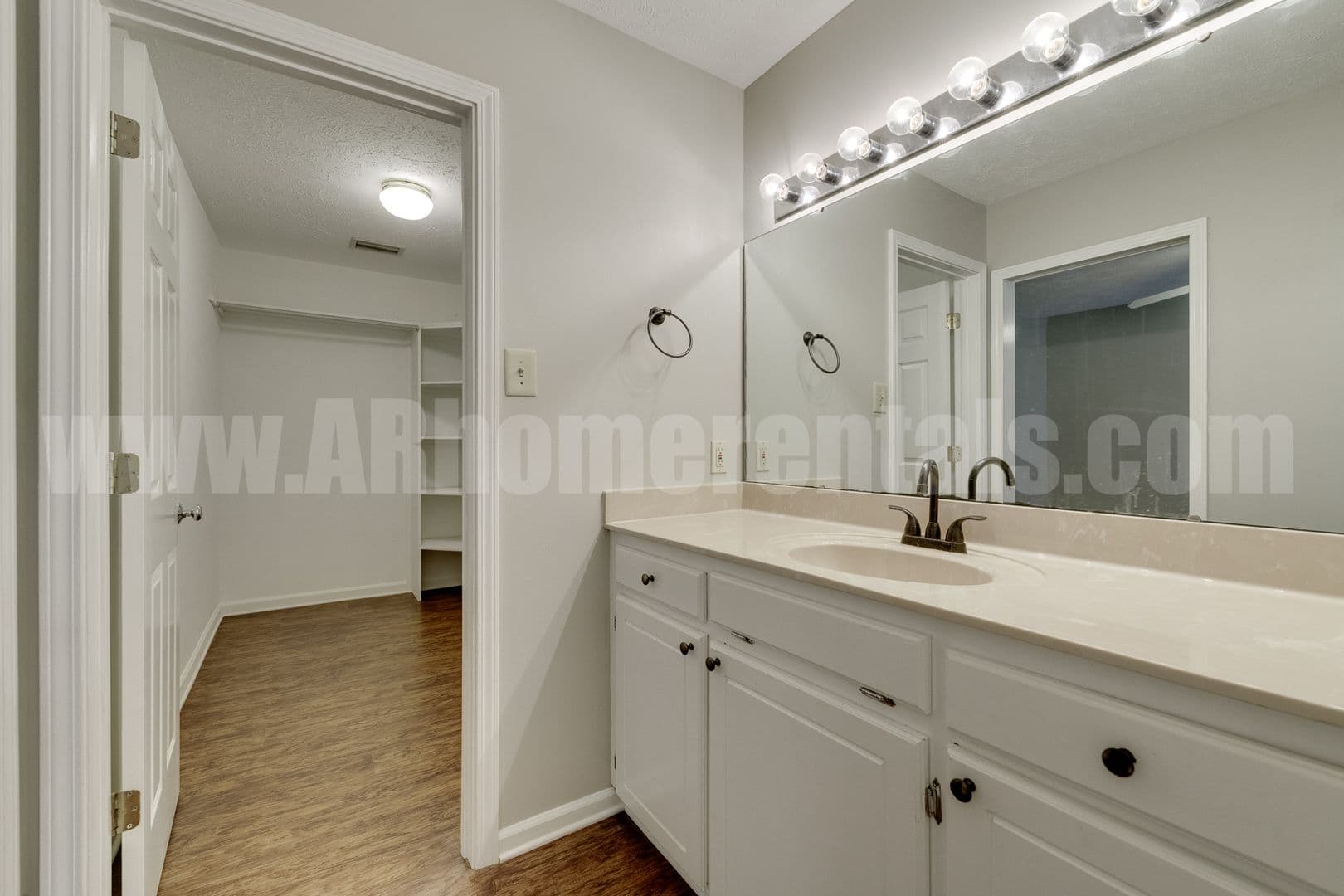 Conway House: 2765 Archer Lane