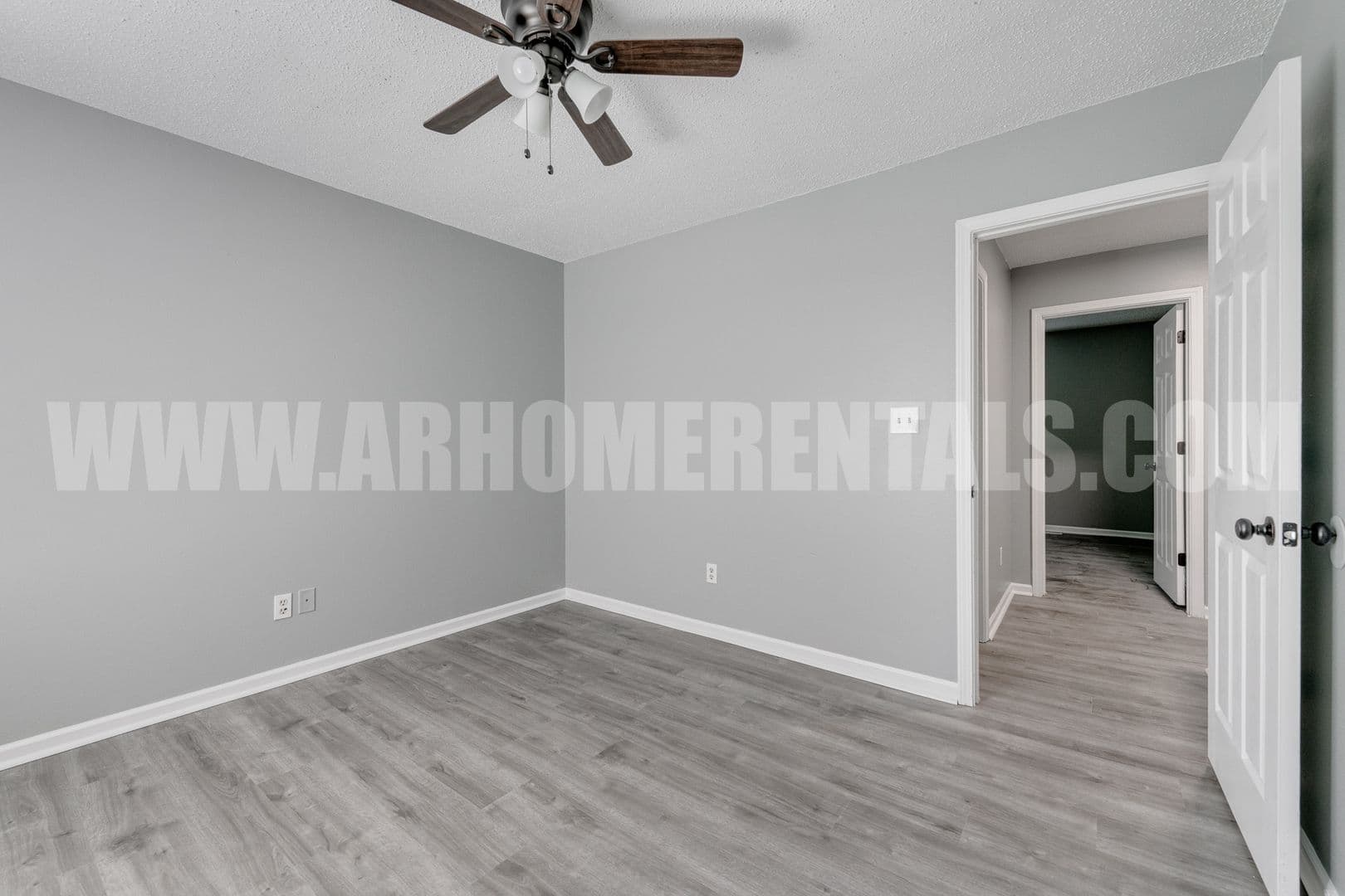 Conway Apartment: 2415 Washington Avenue