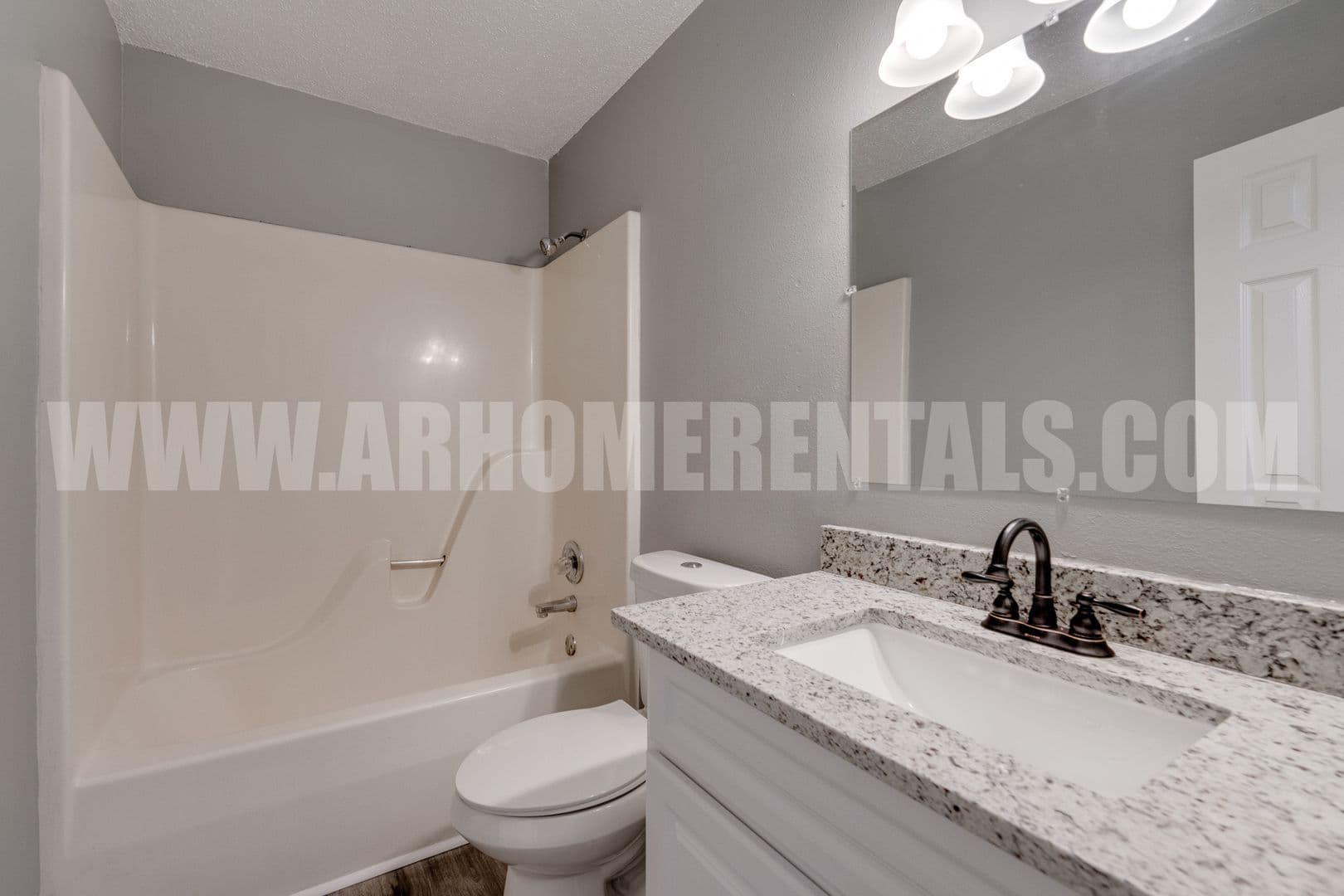 Conway Apartment: 2415 Washington Avenue