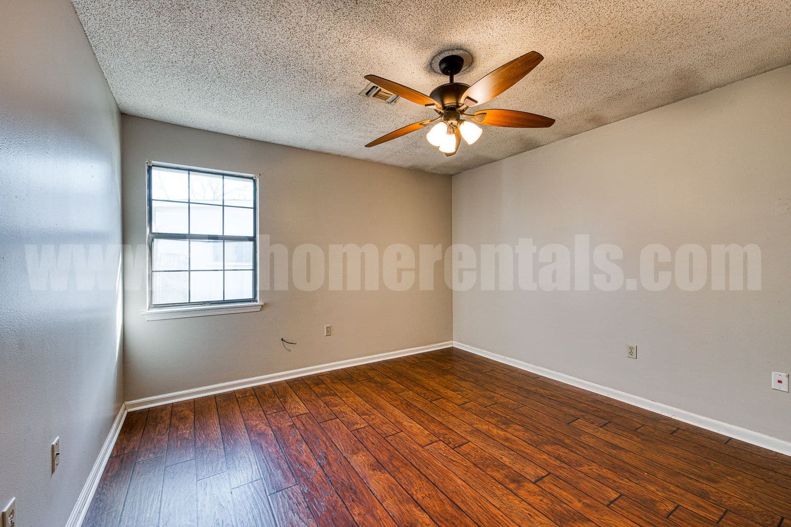 Conway Apartment: 108 South Mitchell Street