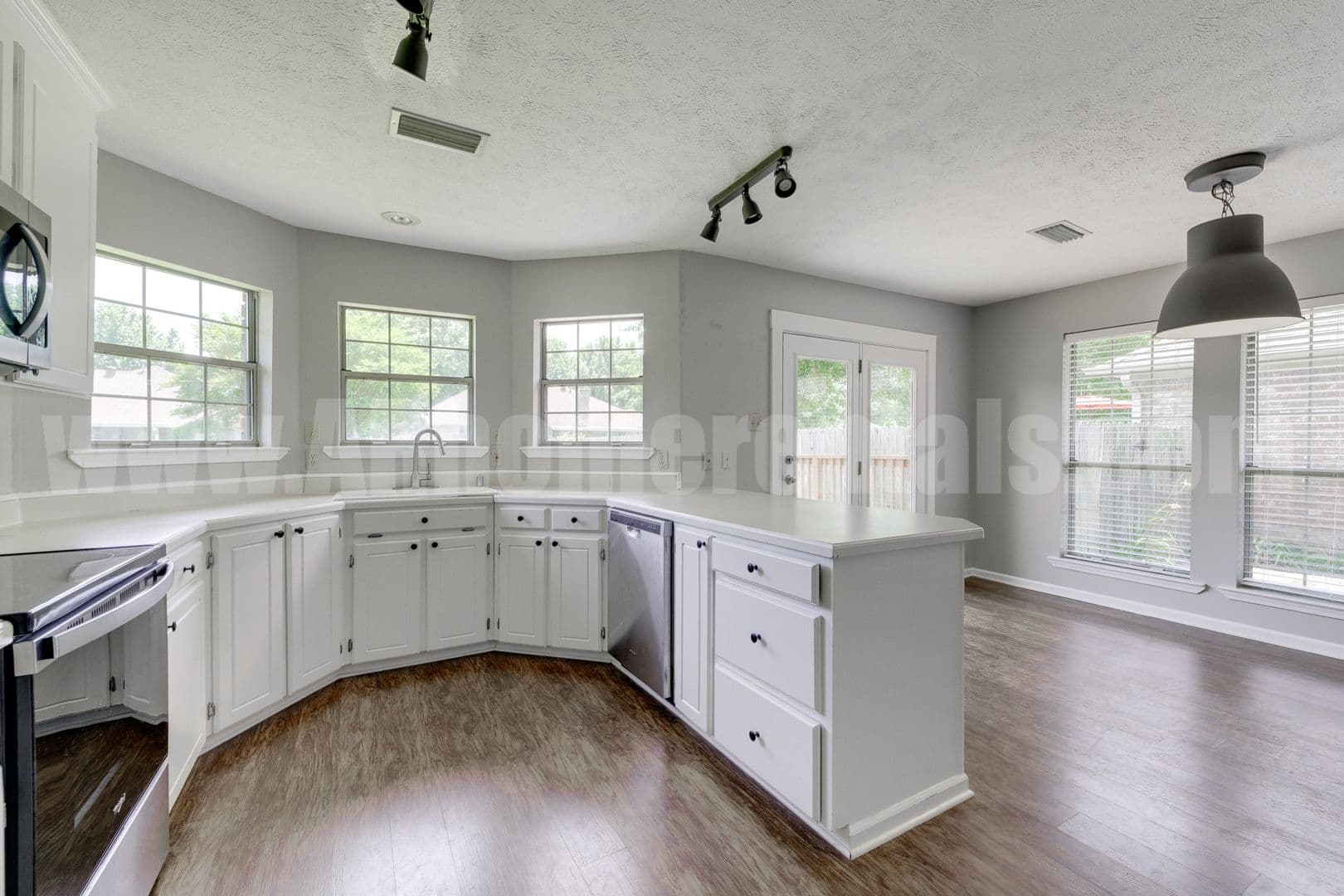 Conway House: 2765 Archer Lane