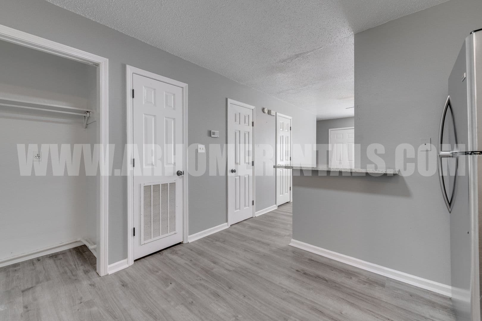 Conway Apartment: 2415 Washington Avenue