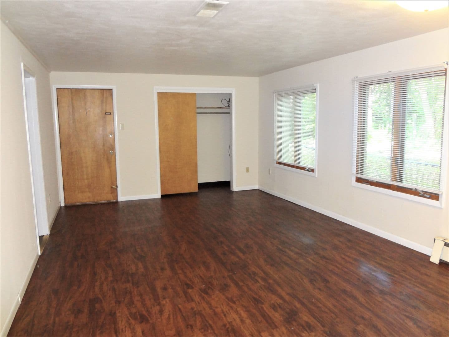 Columbia Apartment: 400 Mimosa Court, Apt. 2
