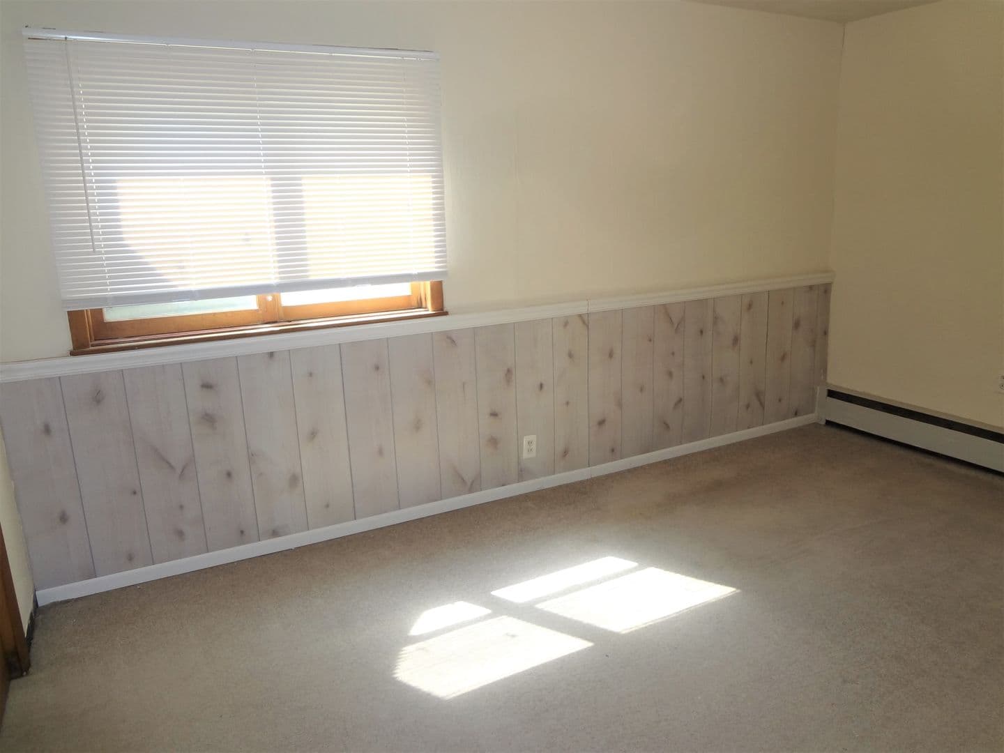 Columbia Apartment: 400 Mimosa Court, Apt. 1