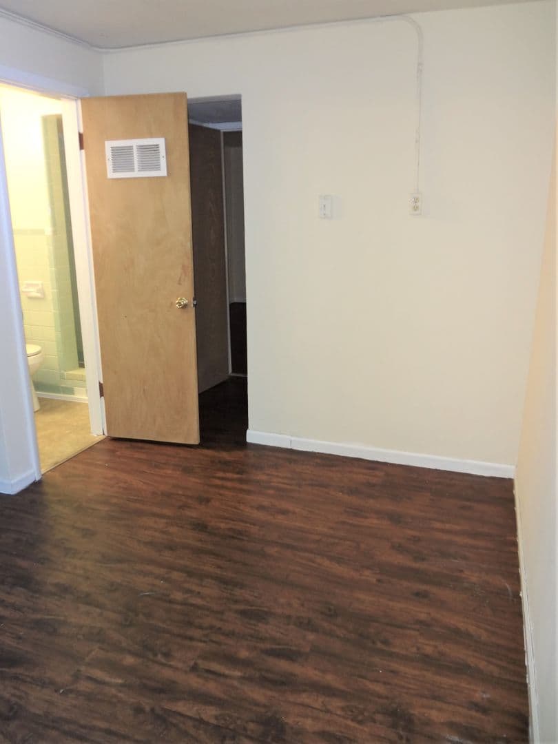 Columbia Apartment: 400 Mimosa Court, Apt. 2