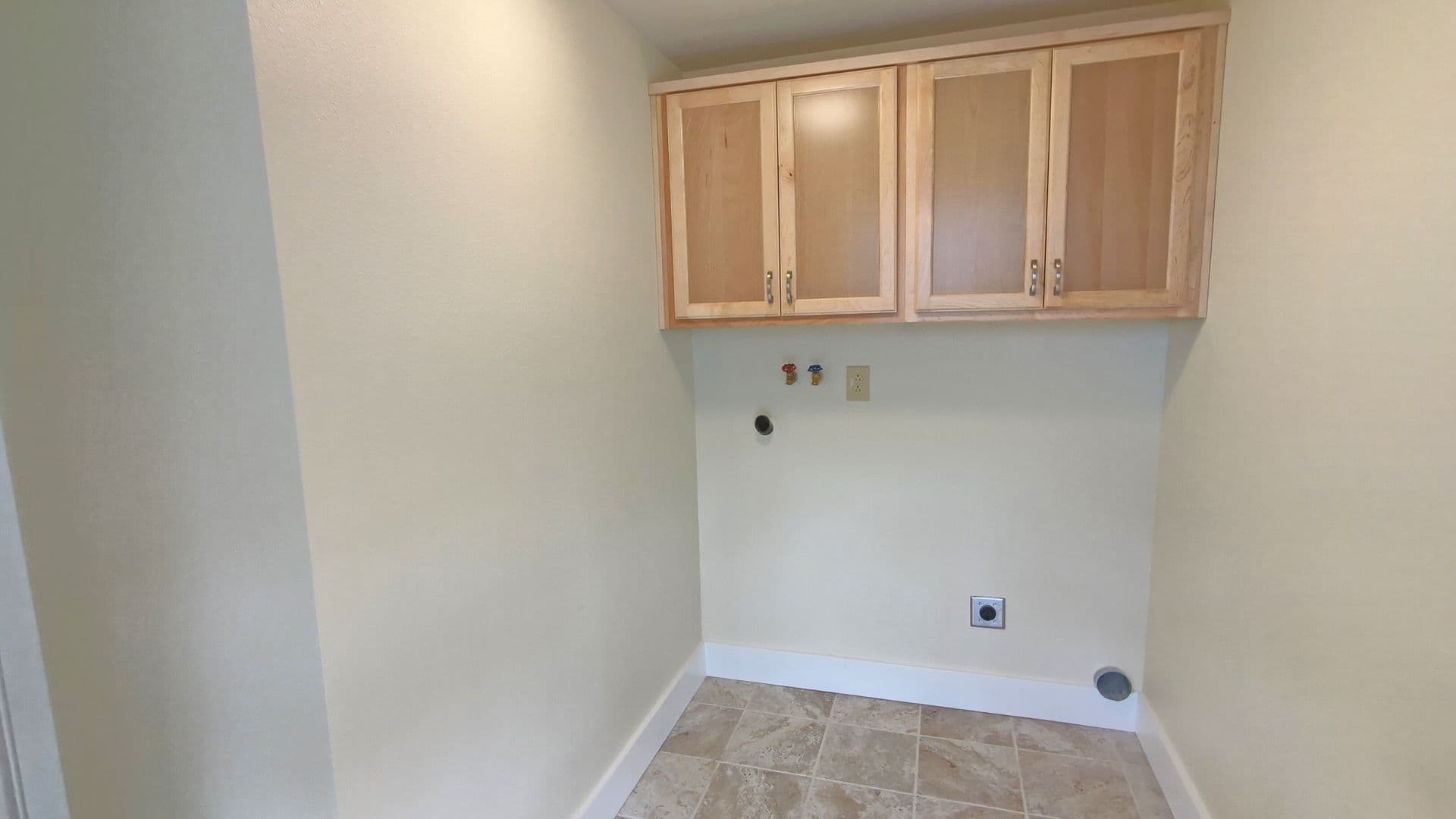 Hillsboro House: 2950 E Main St