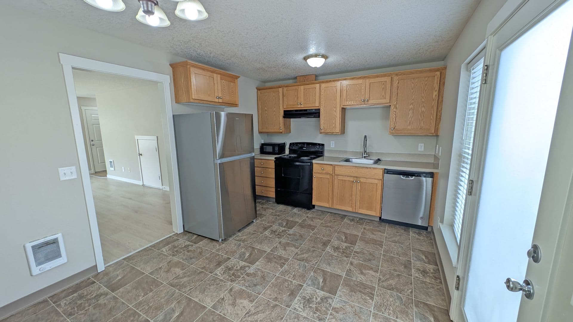 Forest Grove House: 2825 Pacific Ave #I