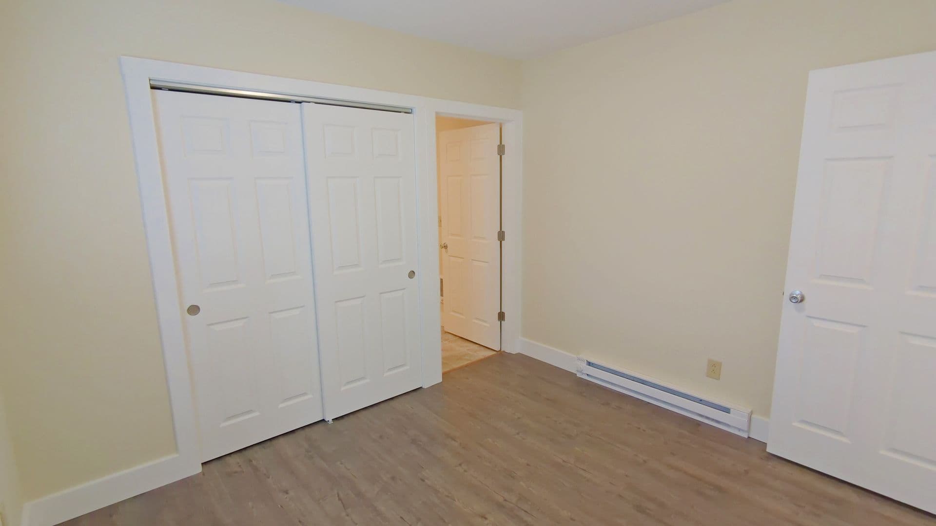 Hillsboro House: 2950 E Main St