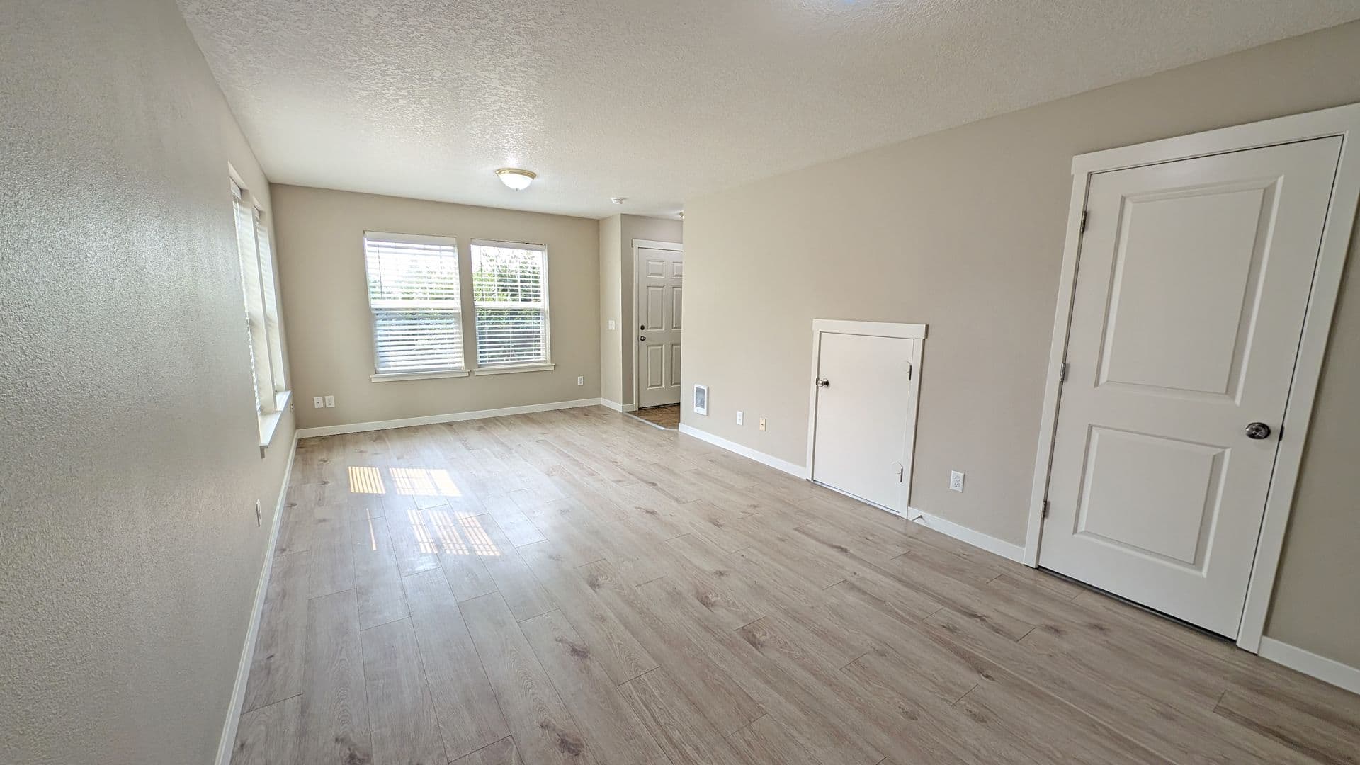 Forest Grove House: 2825 Pacific Ave #I