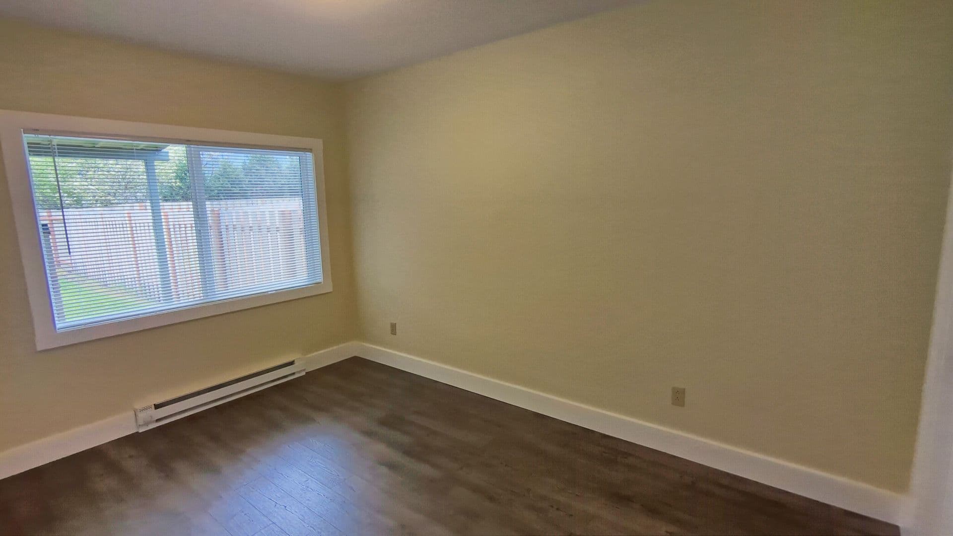 Hillsboro House: 2950 E Main St
