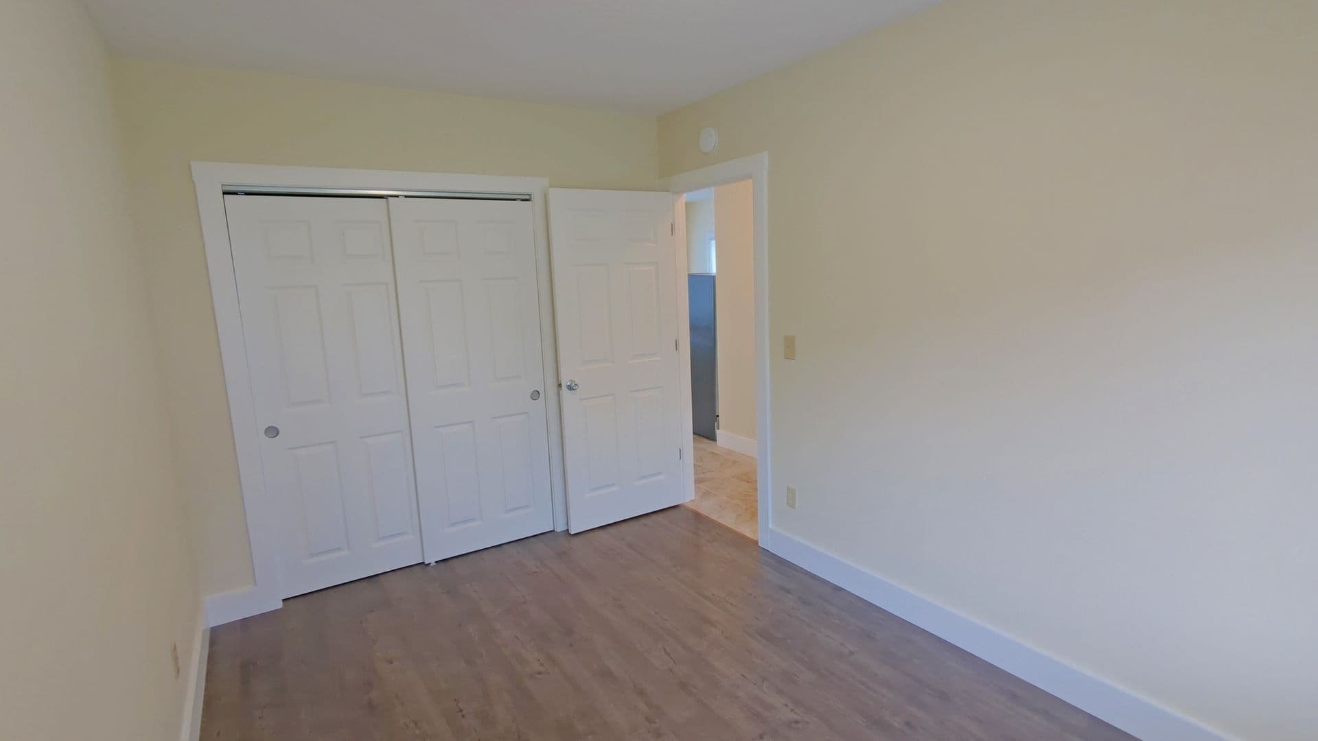 Hillsboro House: 2950 E Main St