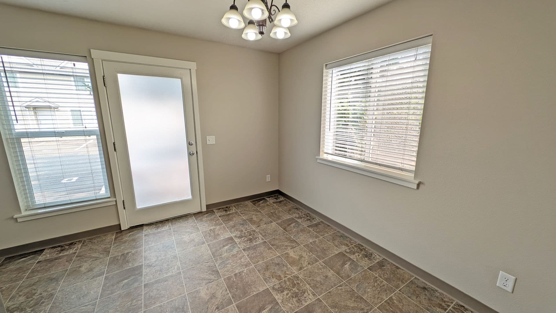 Forest Grove House: 2825 Pacific Ave #I