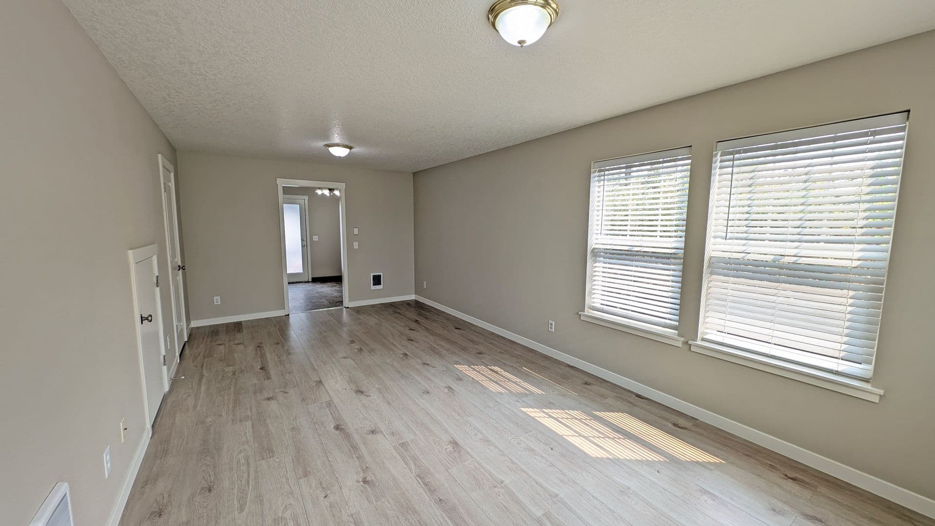 Forest Grove House: 2825 Pacific Ave #I