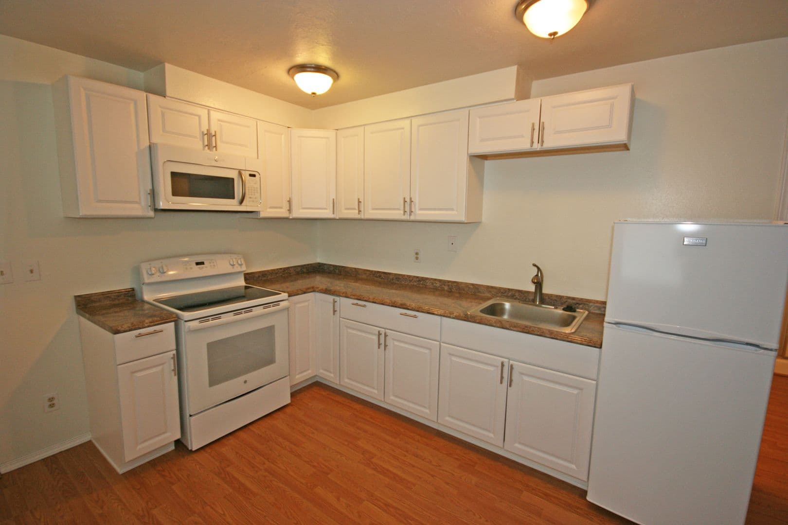 Hillsboro Apartment: 453 SE Baseline St.