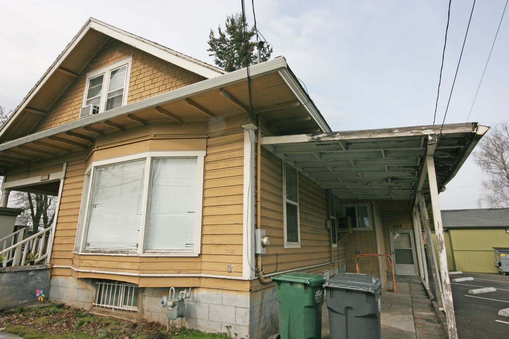 Hillsboro Apartment: 453 SE Baseline St.