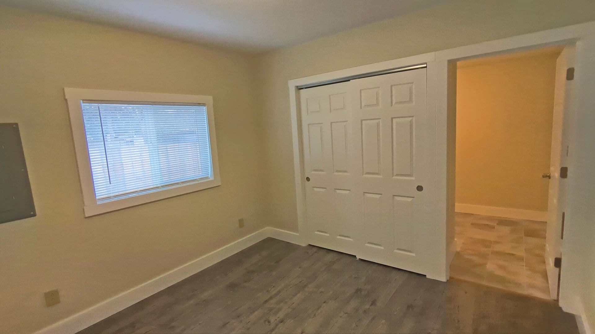 Hillsboro House: 2950 E Main St