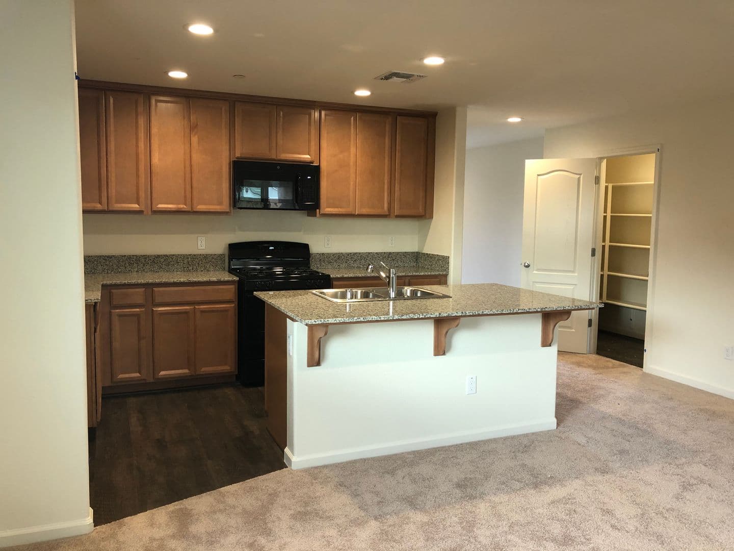 Plumas Lake House: 1360 Meadow Ranch St