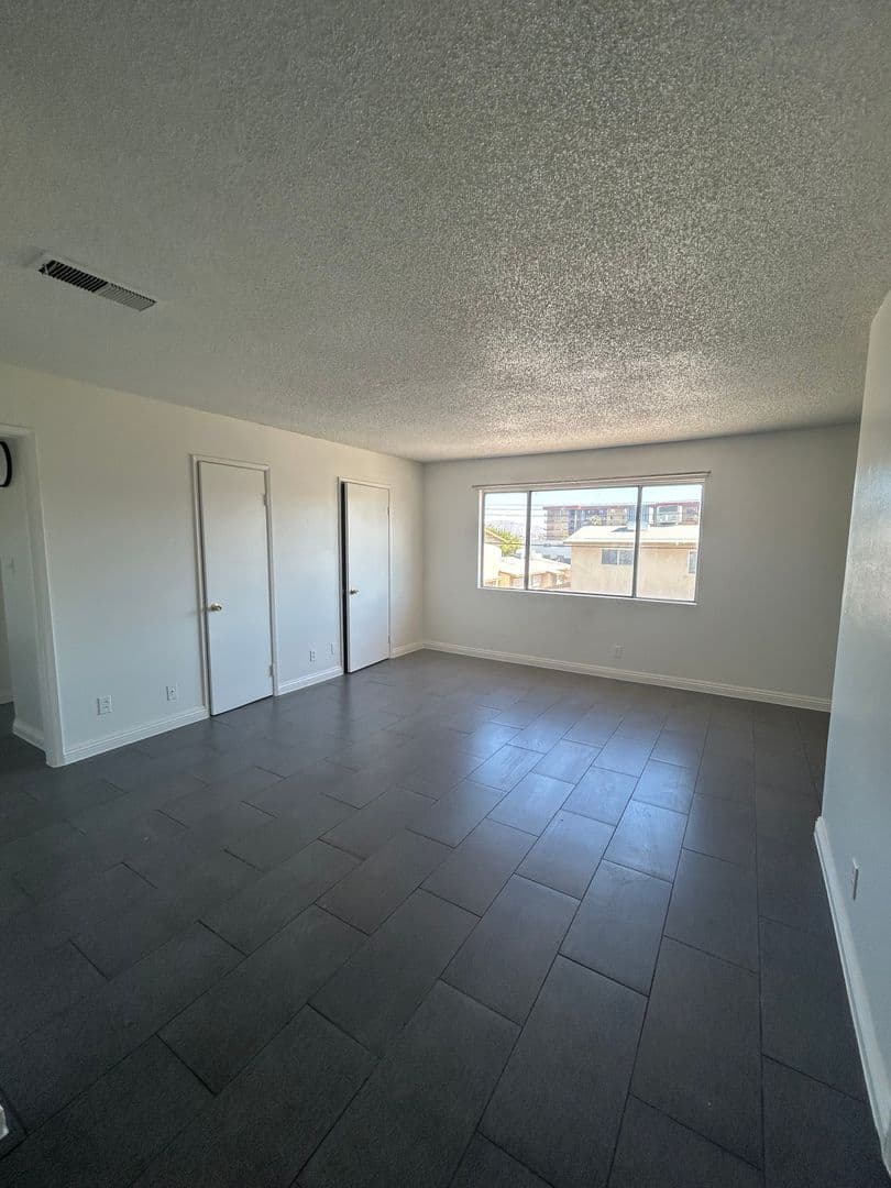 Las Vegas Apartment: 3840 Hazelwood St