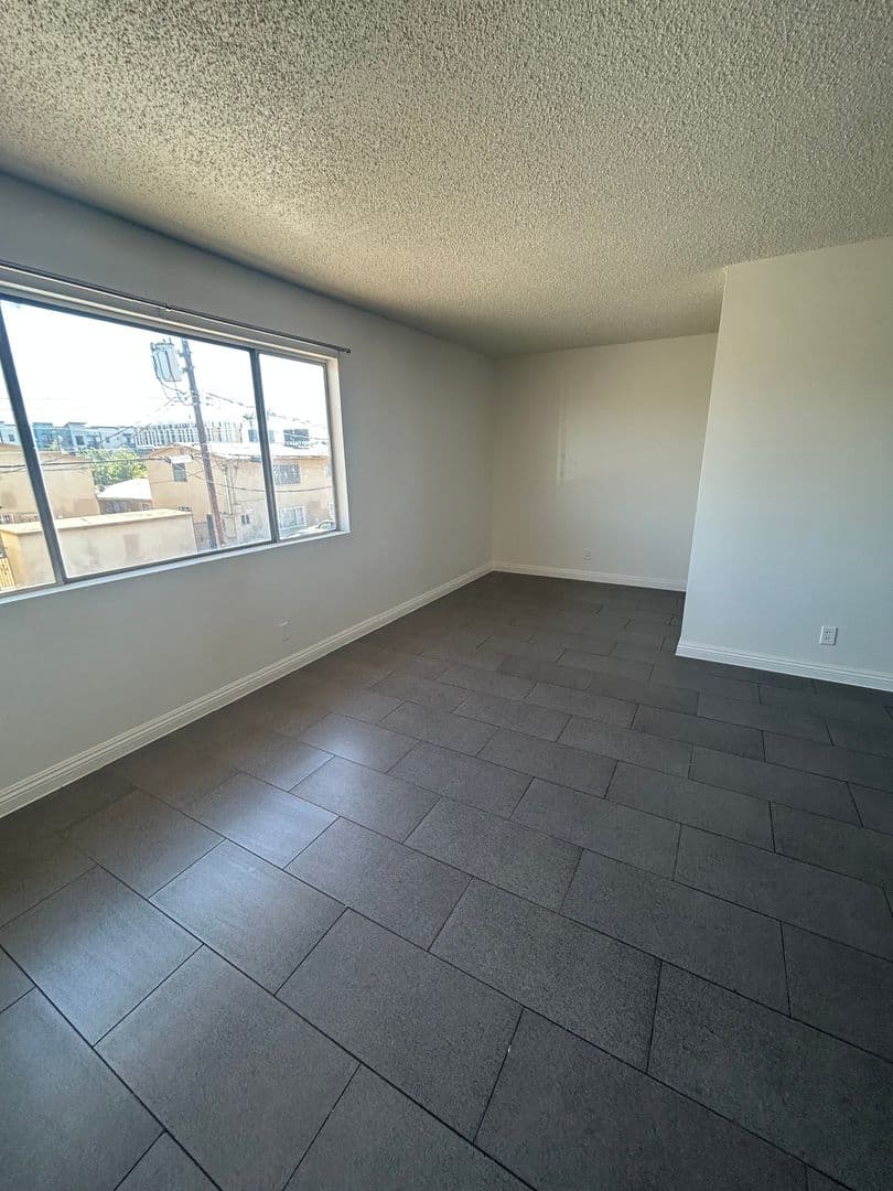 Las Vegas Apartment: 3840 Hazelwood St