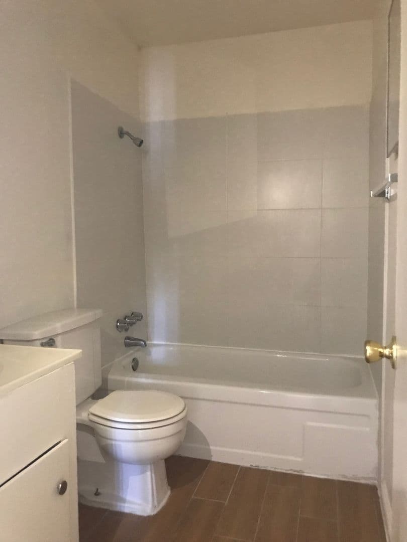 Las Vegas Apartment: 3851 Hazelwood St