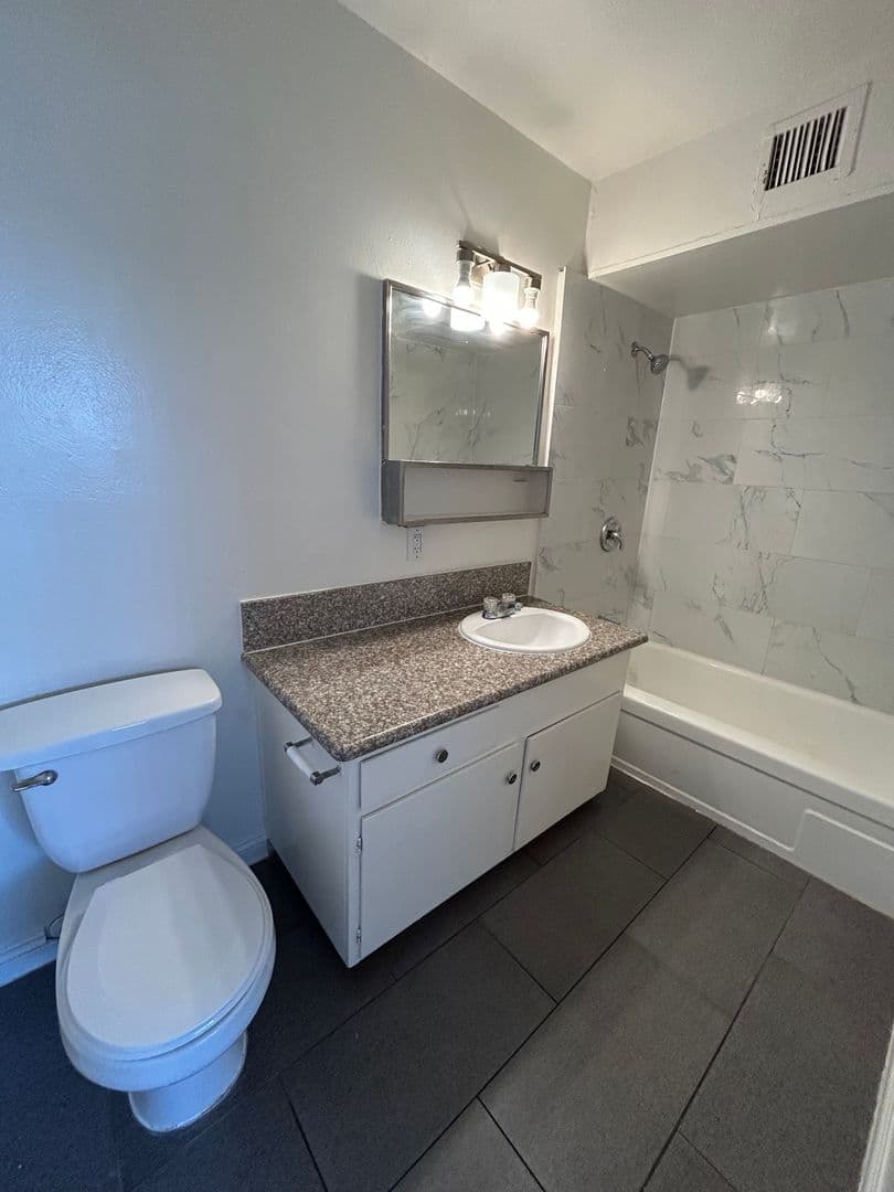 Las Vegas Apartment: 3841 Hazelwood St