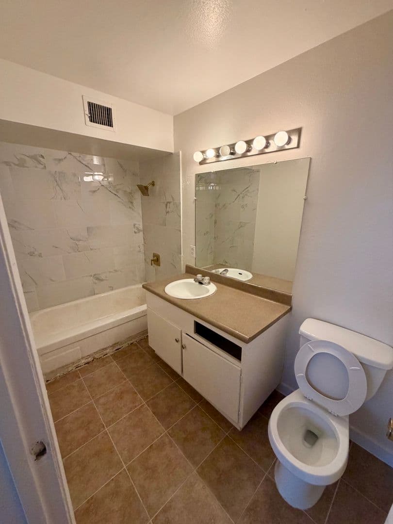 Las Vegas Apartment: 770 Mark Ave