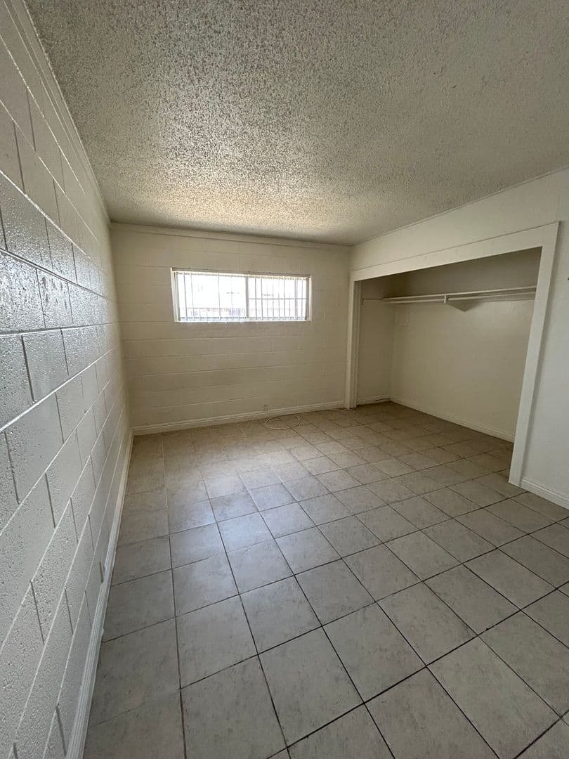 Las Vegas Apartment: 3841 Hazelwood St