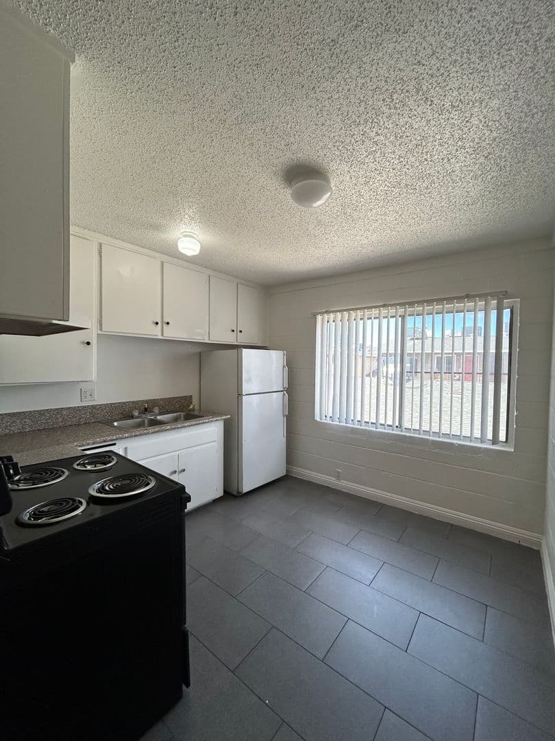 Las Vegas Apartment: 3841 Hazelwood St
