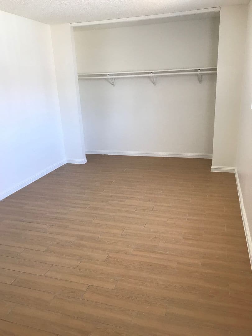 Las Vegas Apartment: 3851 Hazelwood St