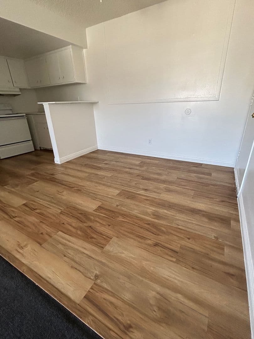Las Vegas Apartment: 3846 Hazelwood St
