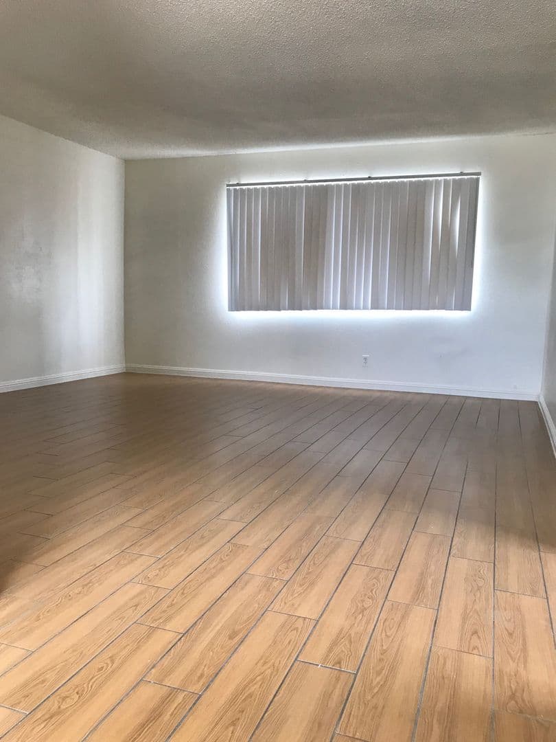 Las Vegas Apartment: 3851 Hazelwood St