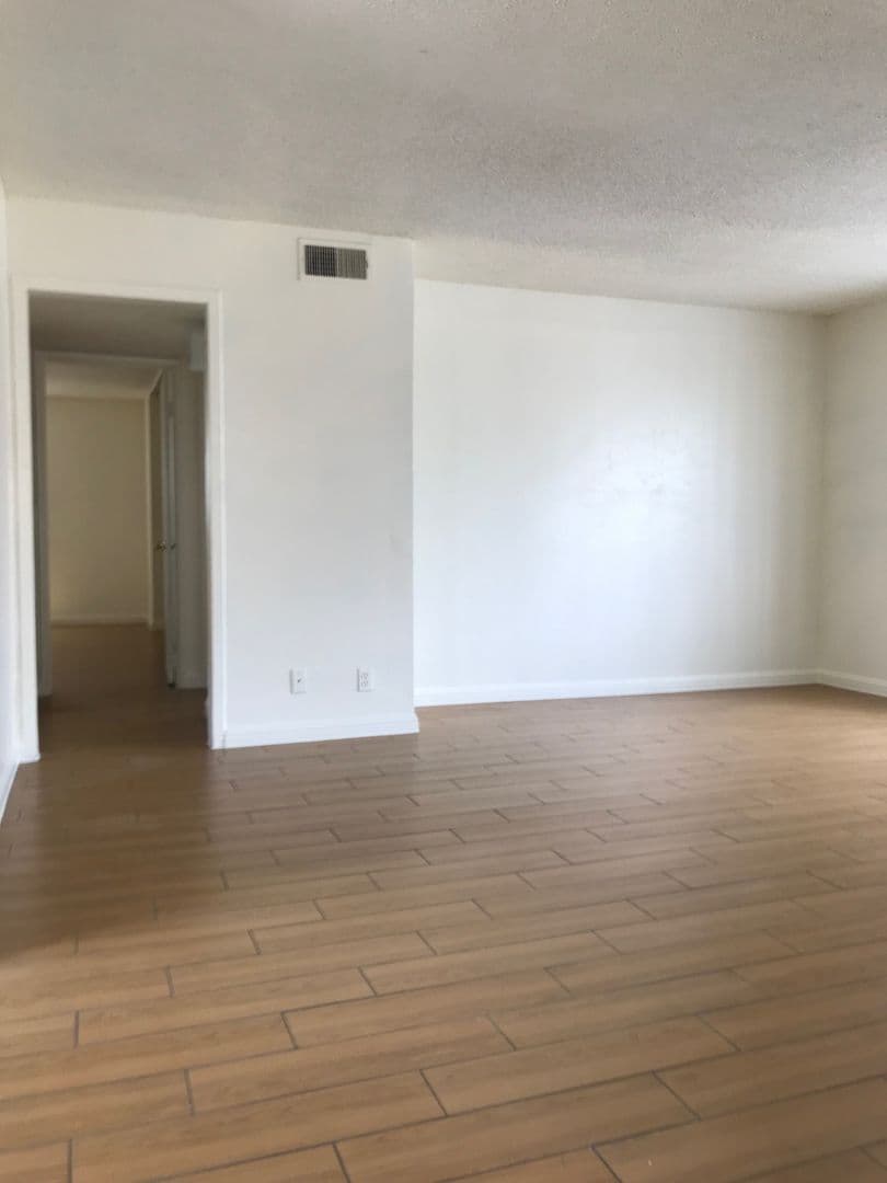 Las Vegas Apartment: 3851 Hazelwood St