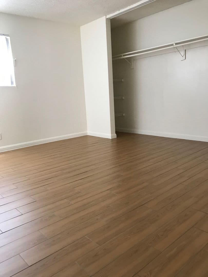 Las Vegas Apartment: 3851 Hazelwood St