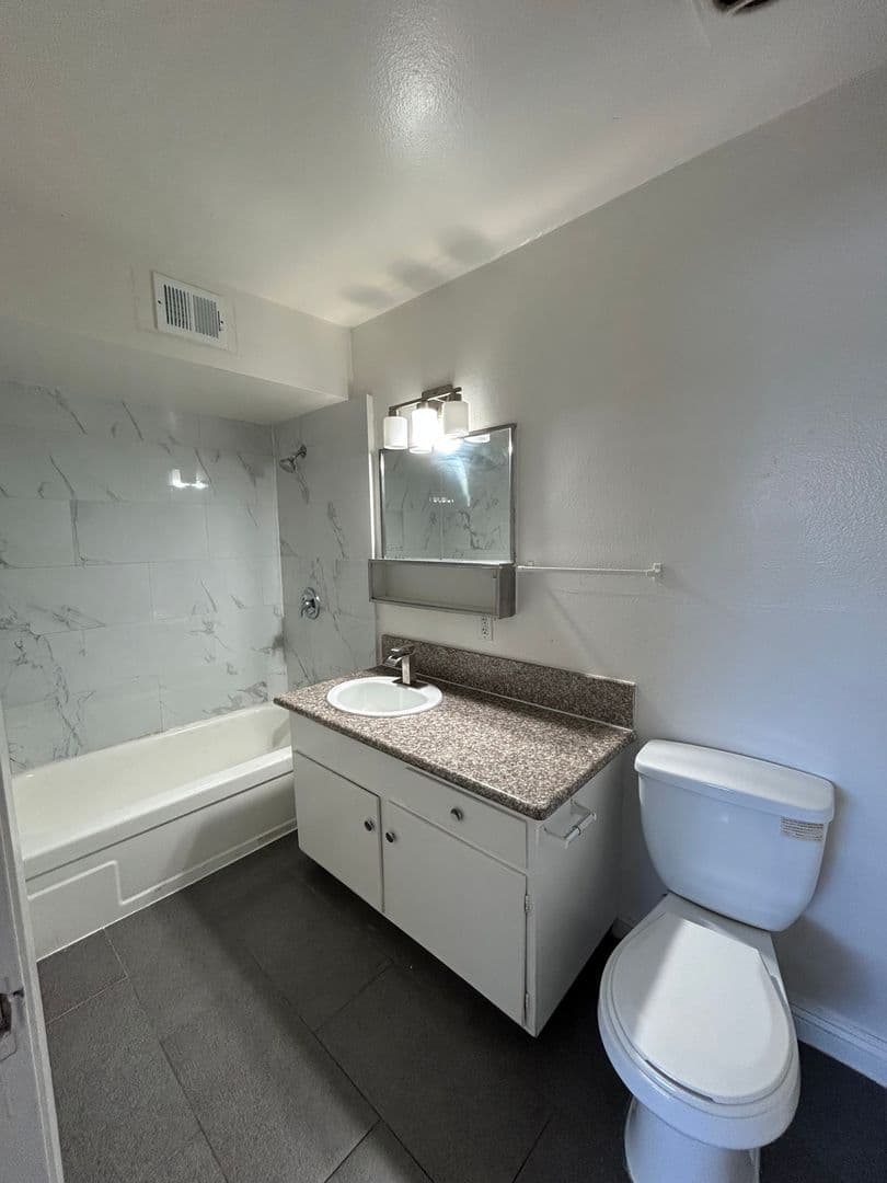 Las Vegas Apartment: 3841 Hazelwood St