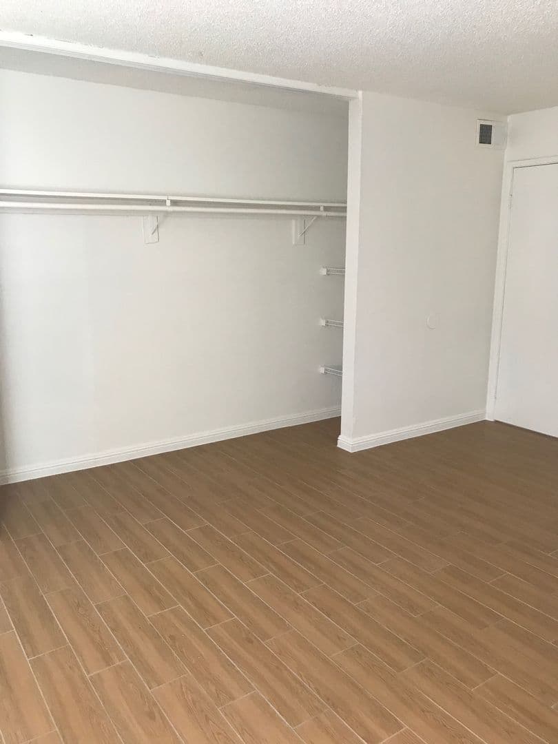 Las Vegas Apartment: 3851 Hazelwood St