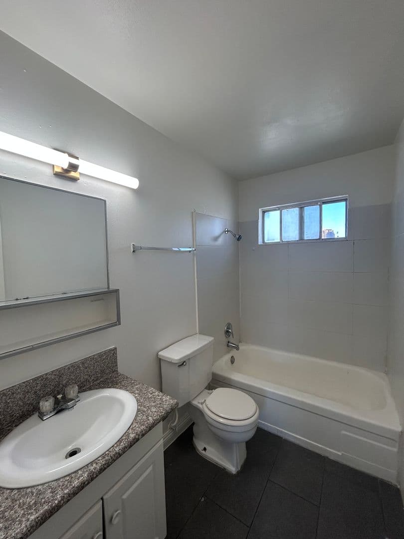Las Vegas Apartment: 3840 Hazelwood St