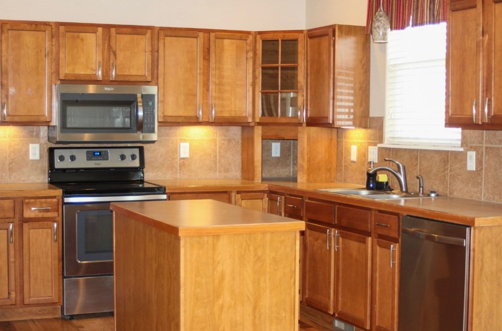 Greeley House: 6024 W 1st St #3