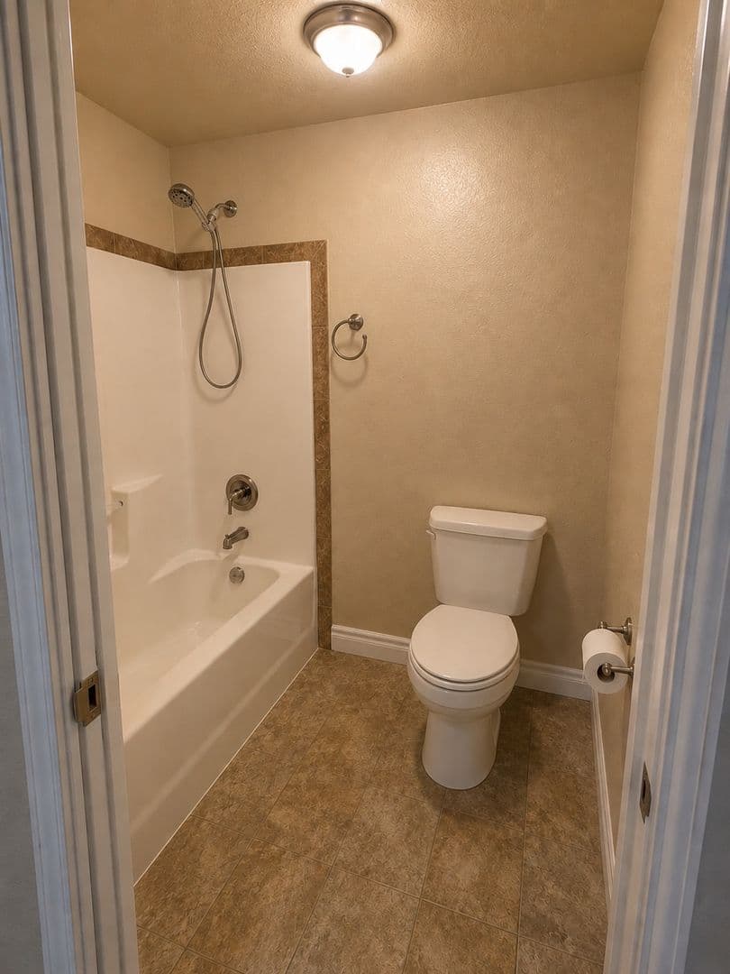 Greeley House: 6024 W 1st St #3