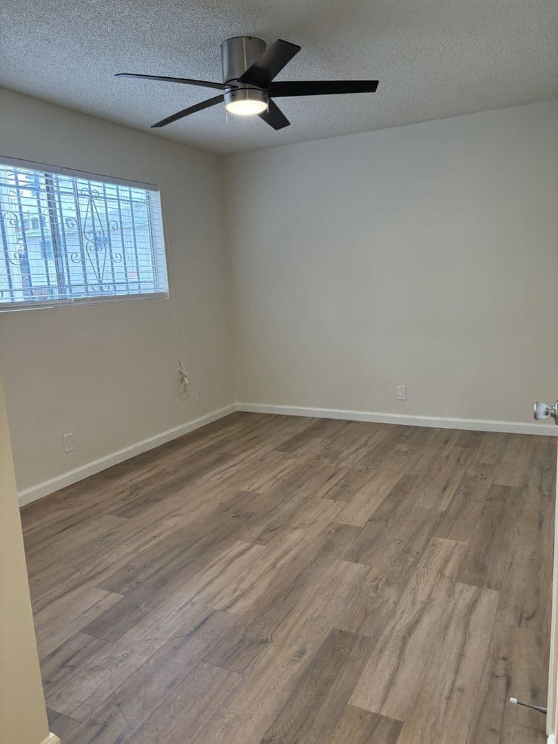 Venice Apartment: 1420-1426 Pacific Ave