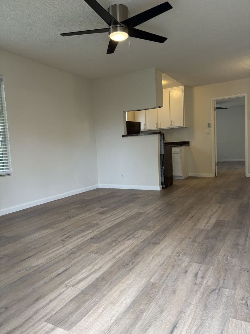 Venice Apartment: 1420-1426 Pacific Ave