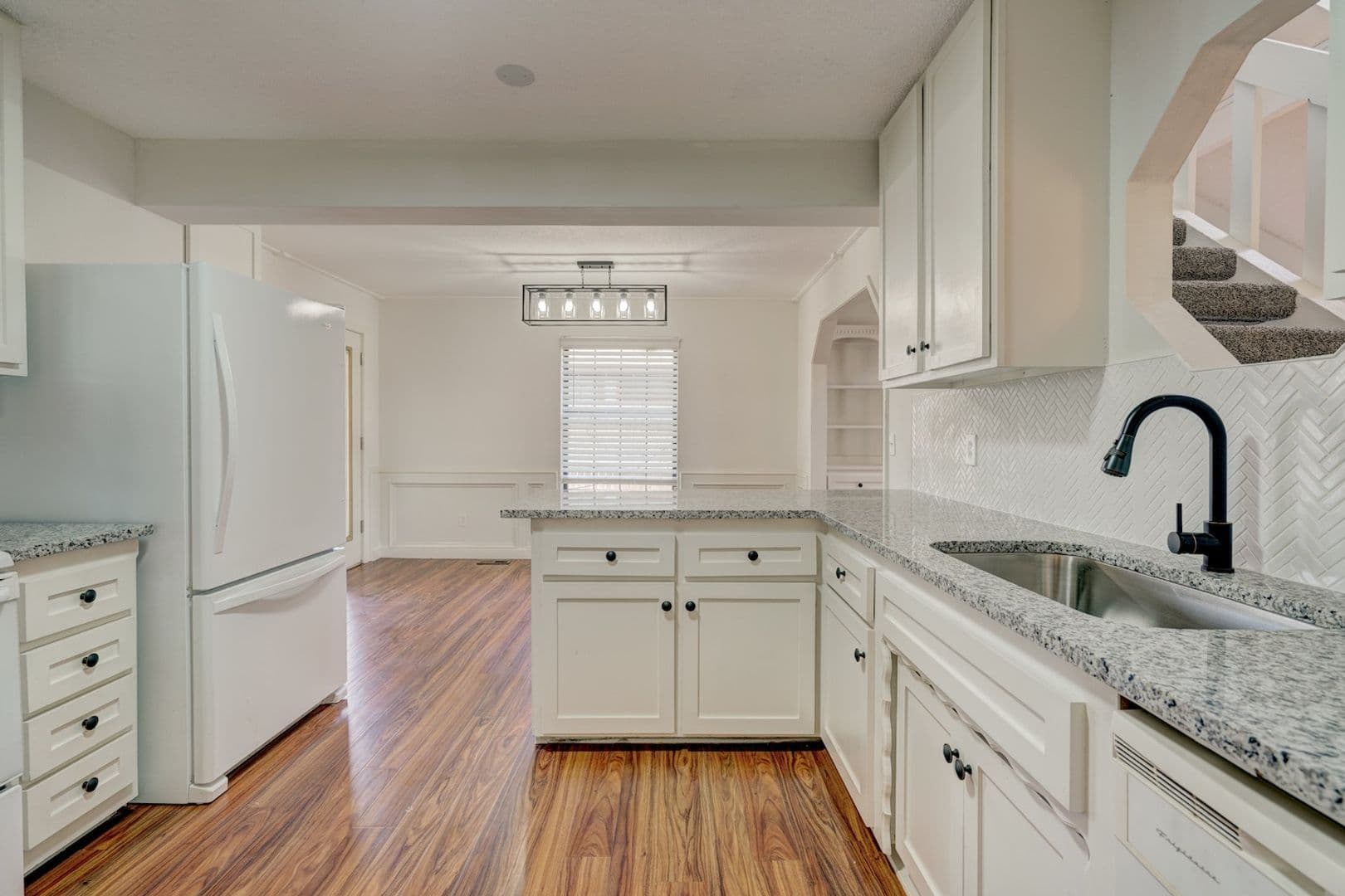 Edmond House: 1617 Raquel Dr