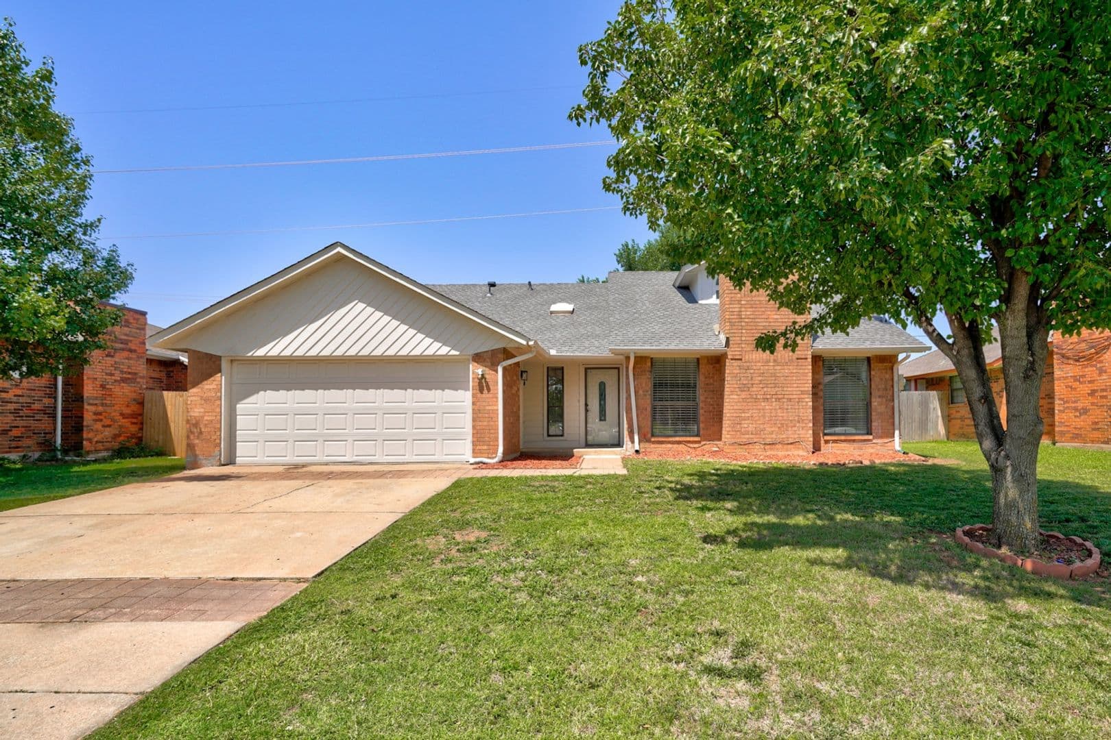 Edmond House: 1617 Raquel Dr