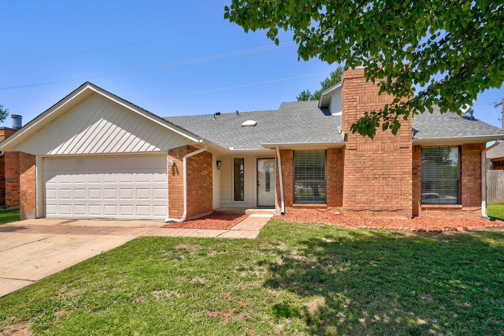 Edmond House: 1617 Raquel Dr