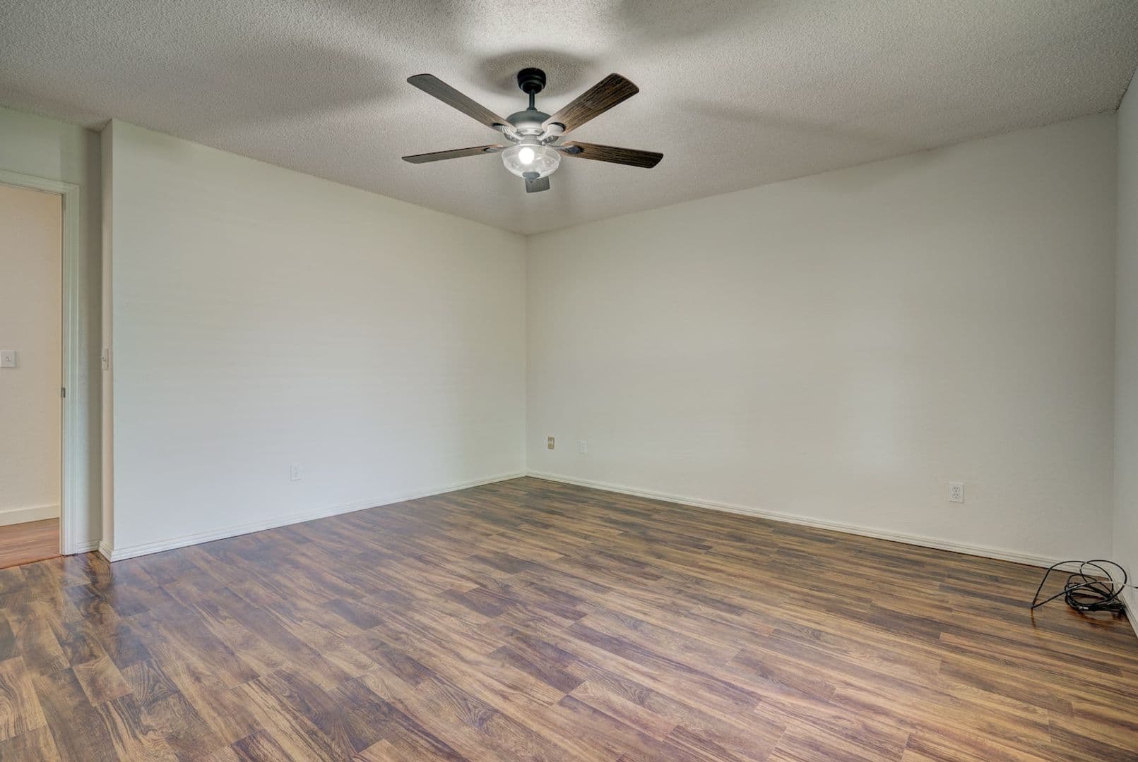 Edmond House: 1617 Raquel Dr