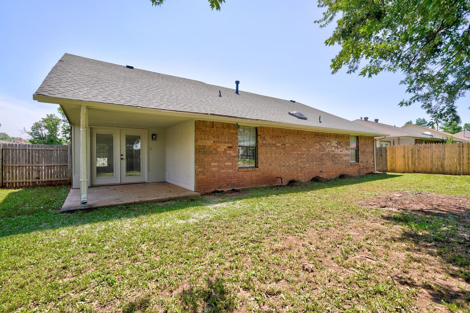 Edmond House: 1617 Raquel Dr