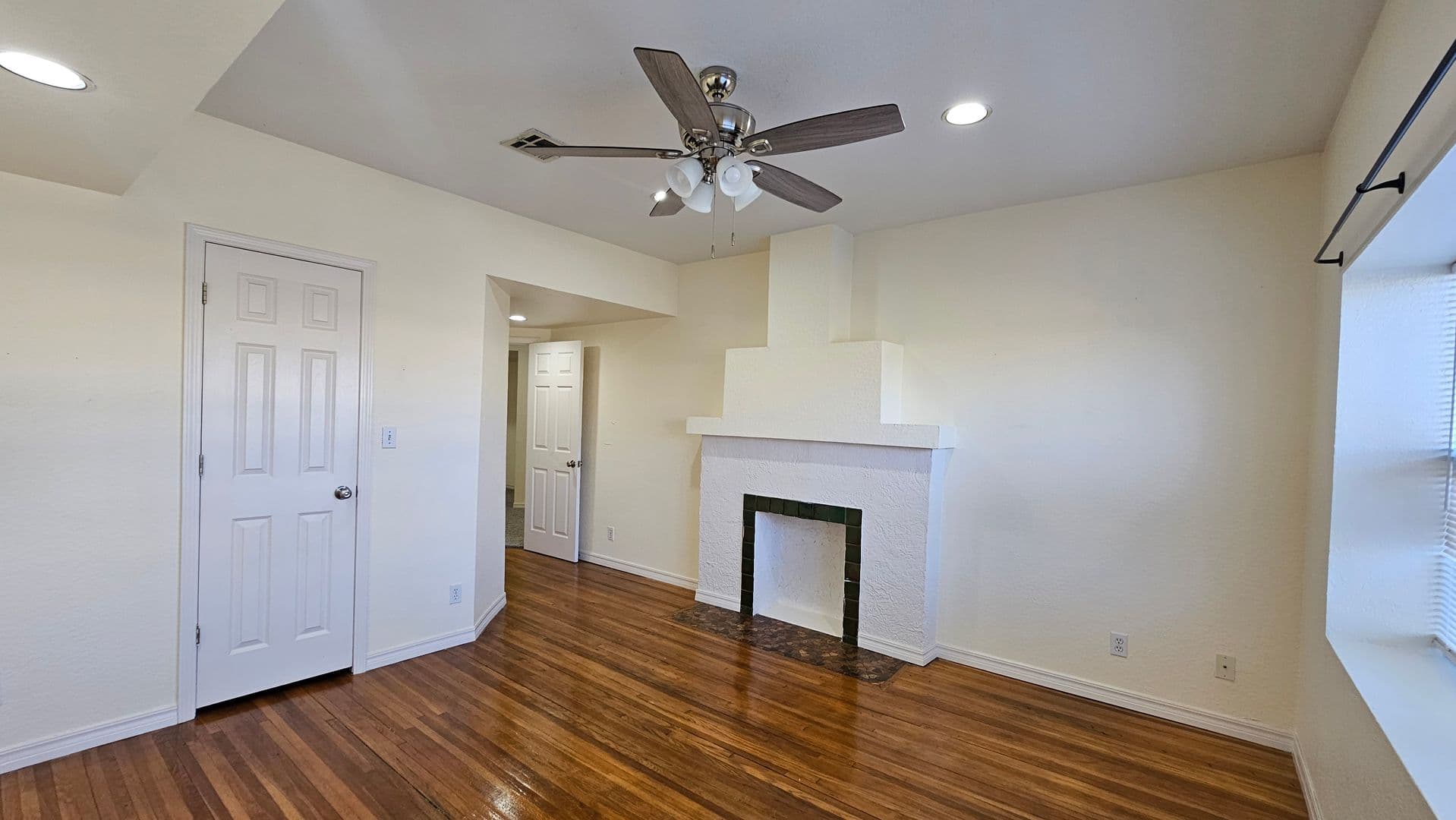 Tulsa Apartment: 1530 e 14th st