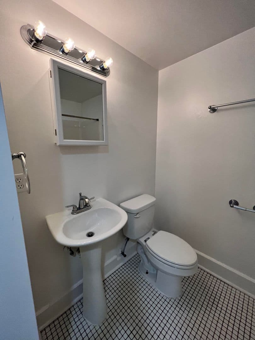 Tulsa Apartment: 1530 e 14th st