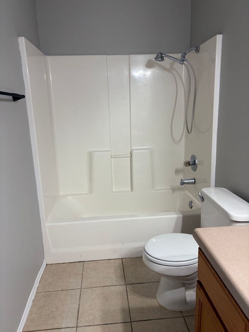 Claremore Apartment: 2805 Trailwood Dr